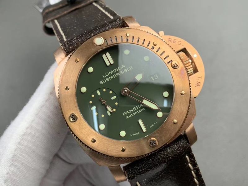 青銅沛納海PAM382潛行系列復刻表外觀細節(jié)做工達到了天花板級別嗎